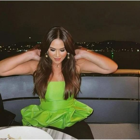 NWT ZARA LIMITED EDITION VOLUMINOUS TOP NEON GREEN XS BLOGGER’S FAVORITE - Picture 2 of 12